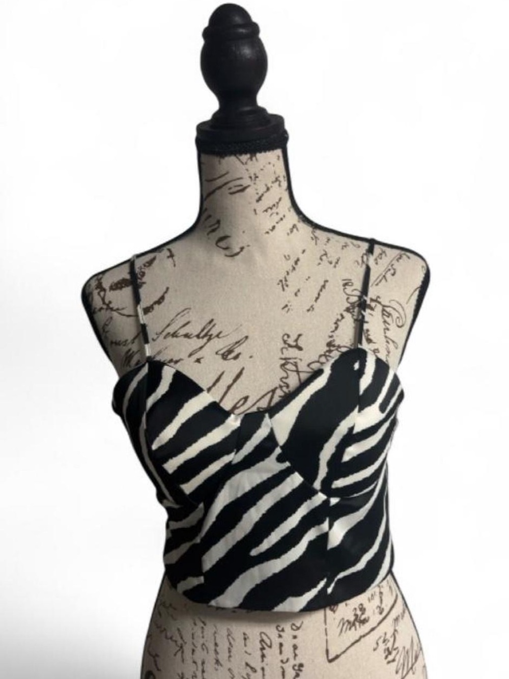 Black & white zebra print crop tank top
Sincerely Jules medium women’s